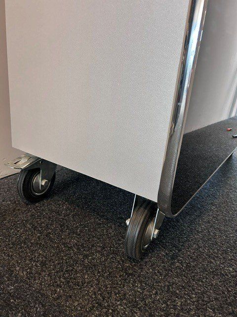 Ladenausstattungen & Messebau: hochwertige, mobile, moderne Bar – Gebraucht aus Zürich von APAG8045 5