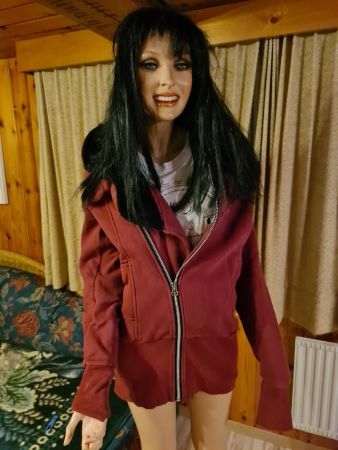coole Jacke mit kapuzze und mit Shirt