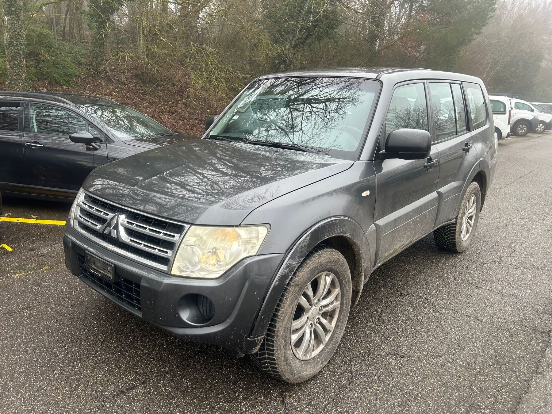 Mitsubishi Automobili: mitsubichi pajero 3.2 automatique  – Usato da Peseux venduto da MehdiS01
