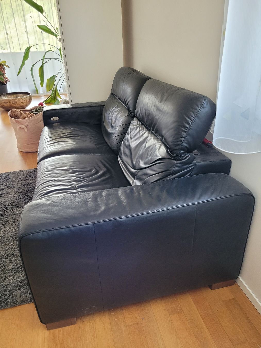 Sofas: Sofa 2-Sitzer Leder schwarz gebraucht – D'occasion à Hünenberg par nviert 1