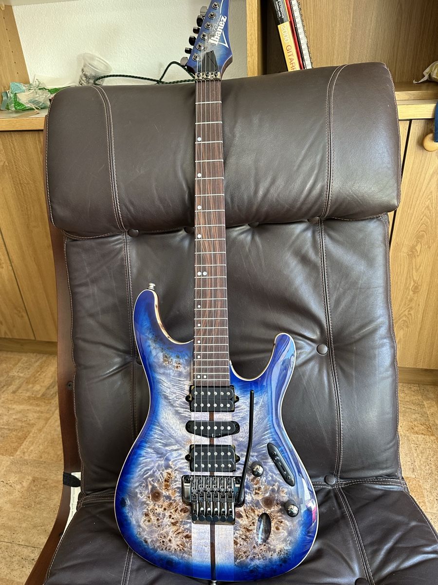 Ibanez Strumenti musicali: Ibanez premium S1070PBZ-CLB – Usato da Tschierv venduto da Screamingwolfguitars