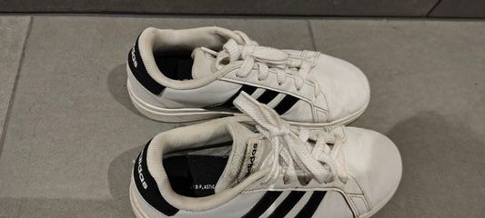 Adidas Schuhe für Jungen: Adidas Gr. 33 – Gebraucht aus Oberhofen AG von iitf2020 2
