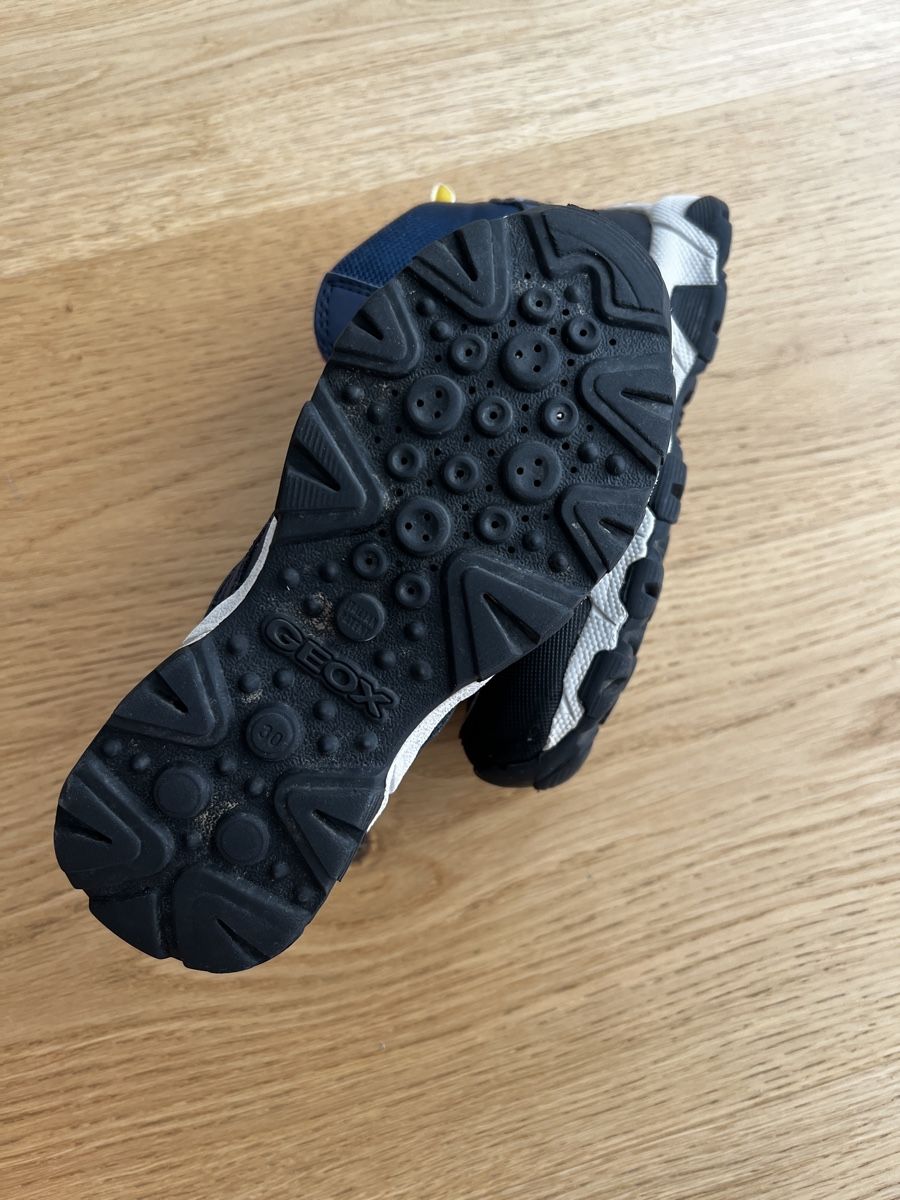 Geox Schuhe für Jungen: Chaussures d'hiver Geox, taille 30 – Gebraucht aus Romanel-sur-Lausanne von RitaPereira 2