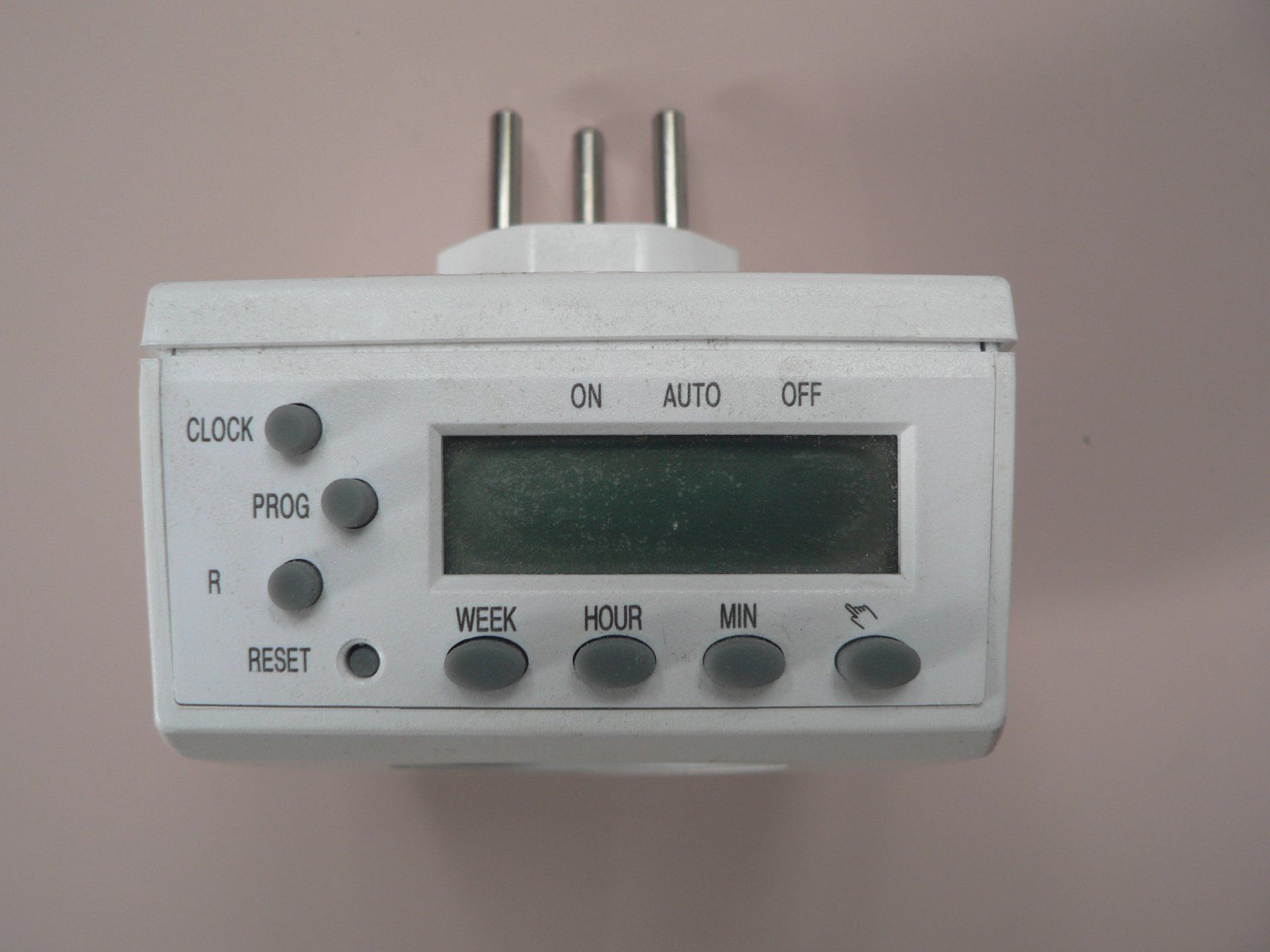 Componenti elettronici: Programmierbare Schaltuhr mit Zufallsgenerator 230V – Usato da Uerikon venduto da Kdp529