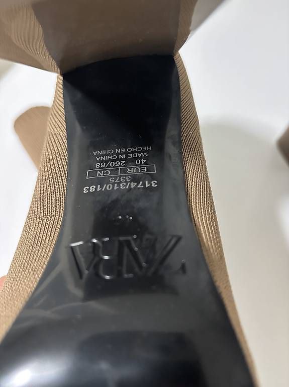 Scarpe da donna: Stivaletti Zara – Usato da Soazza venduto da afa_r6cx 4