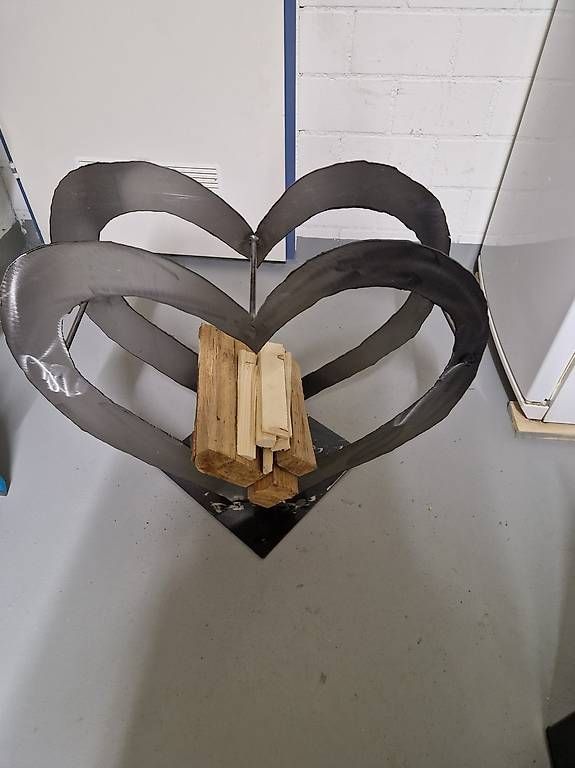 Tutte le decorazioni: Holzaufbewahrung in Herzform – Usato da Bazenheid venduto da pat_bjs2 1