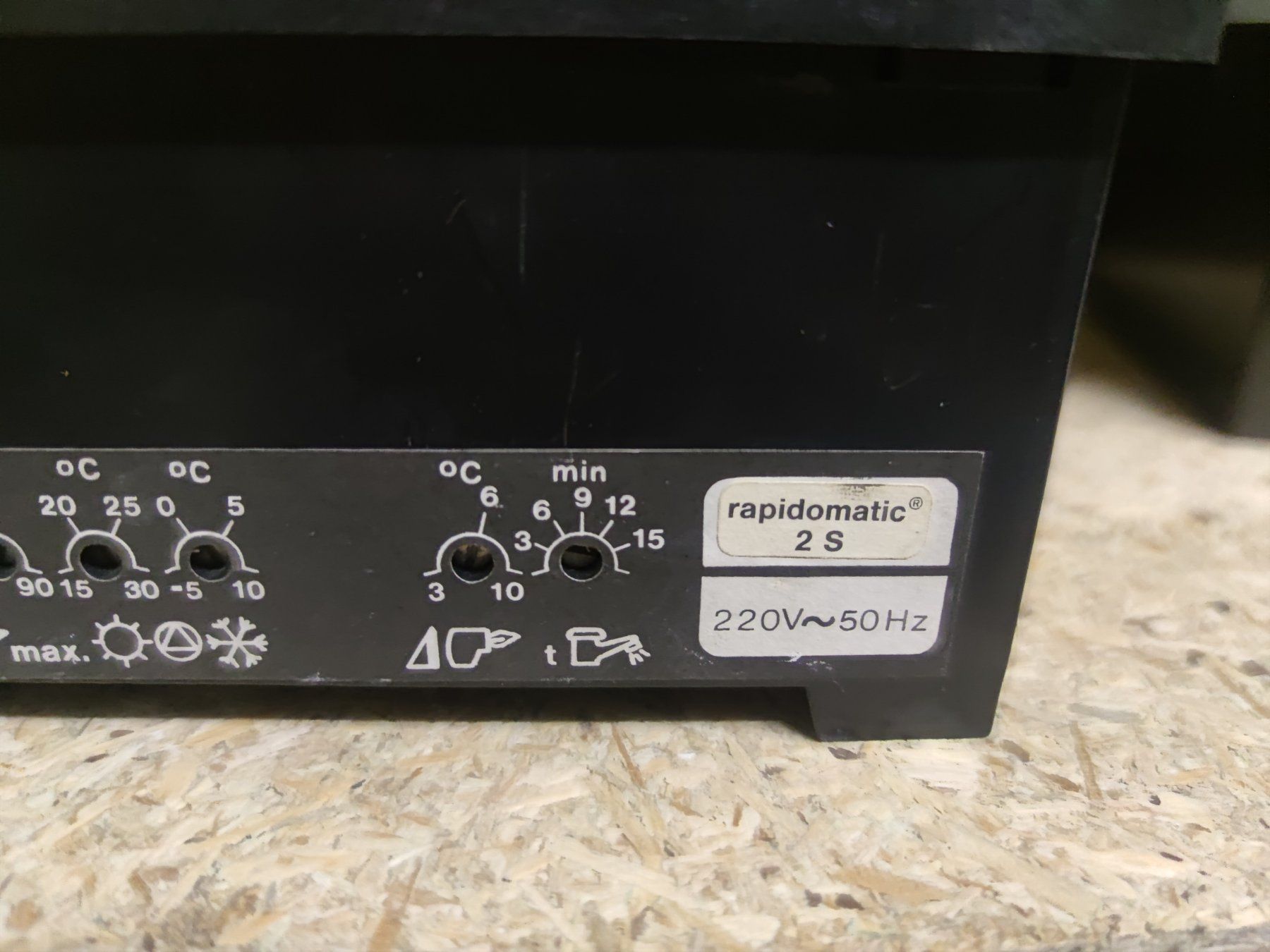 Radiatori: Heizungsregler Rapidomatic 2 S – Usato da Horn venduto da Detroit18 2