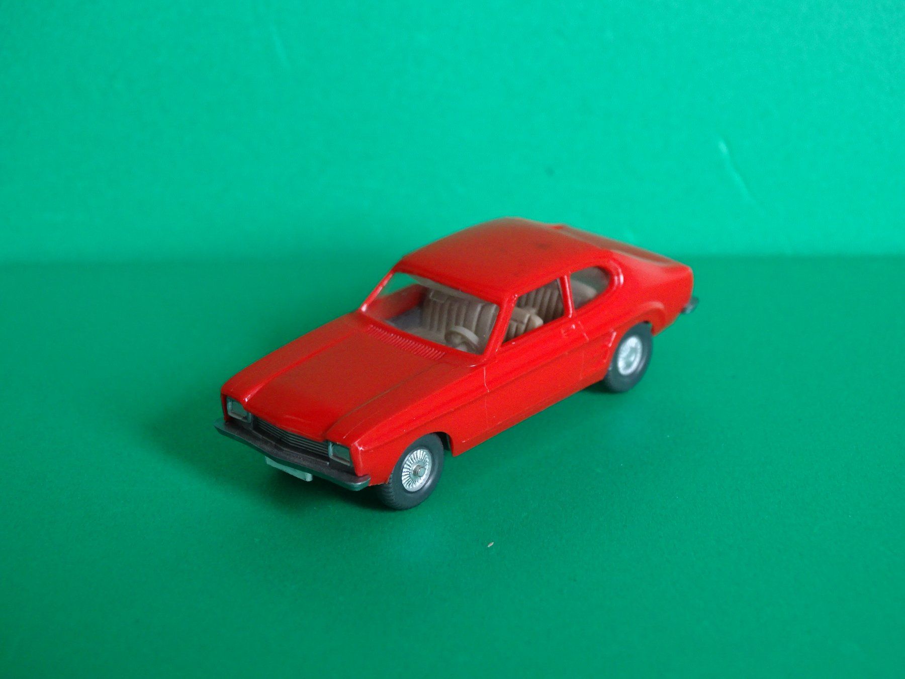 Wiking Modellini d'auto: Ford Capri von Wiking 1/87 – Usato da Bretzwil venduto da Meex