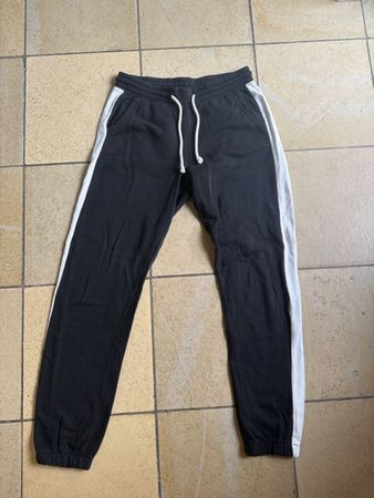 Jogginghose Schwarz mit weissen Streifen XS