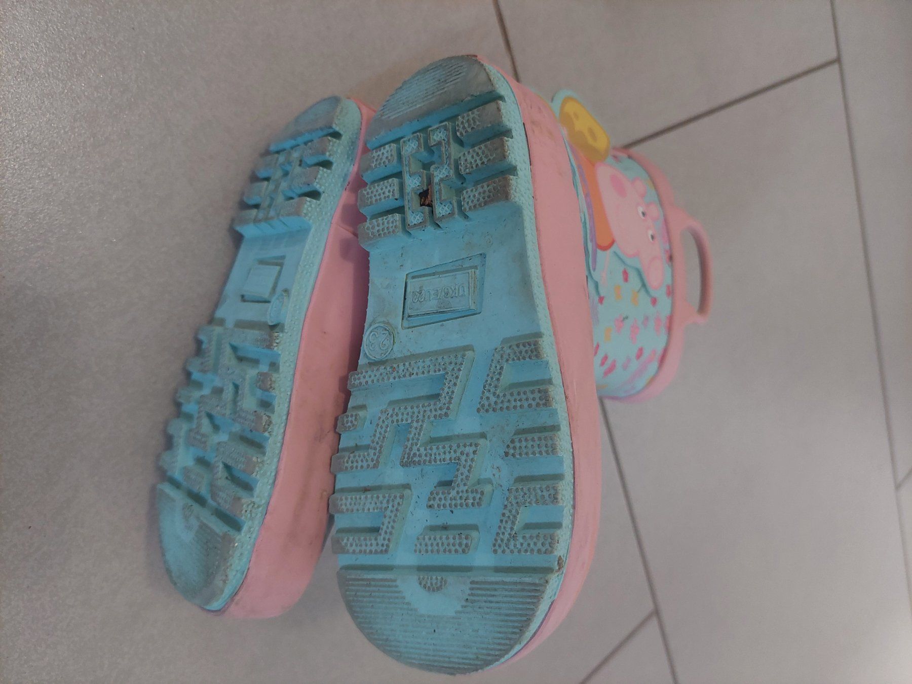 Scarpe per ragazzi: 3 Paar Kinderschuhe Grösse 23 – Usato da Gränichen venduto da JaelRoost 4