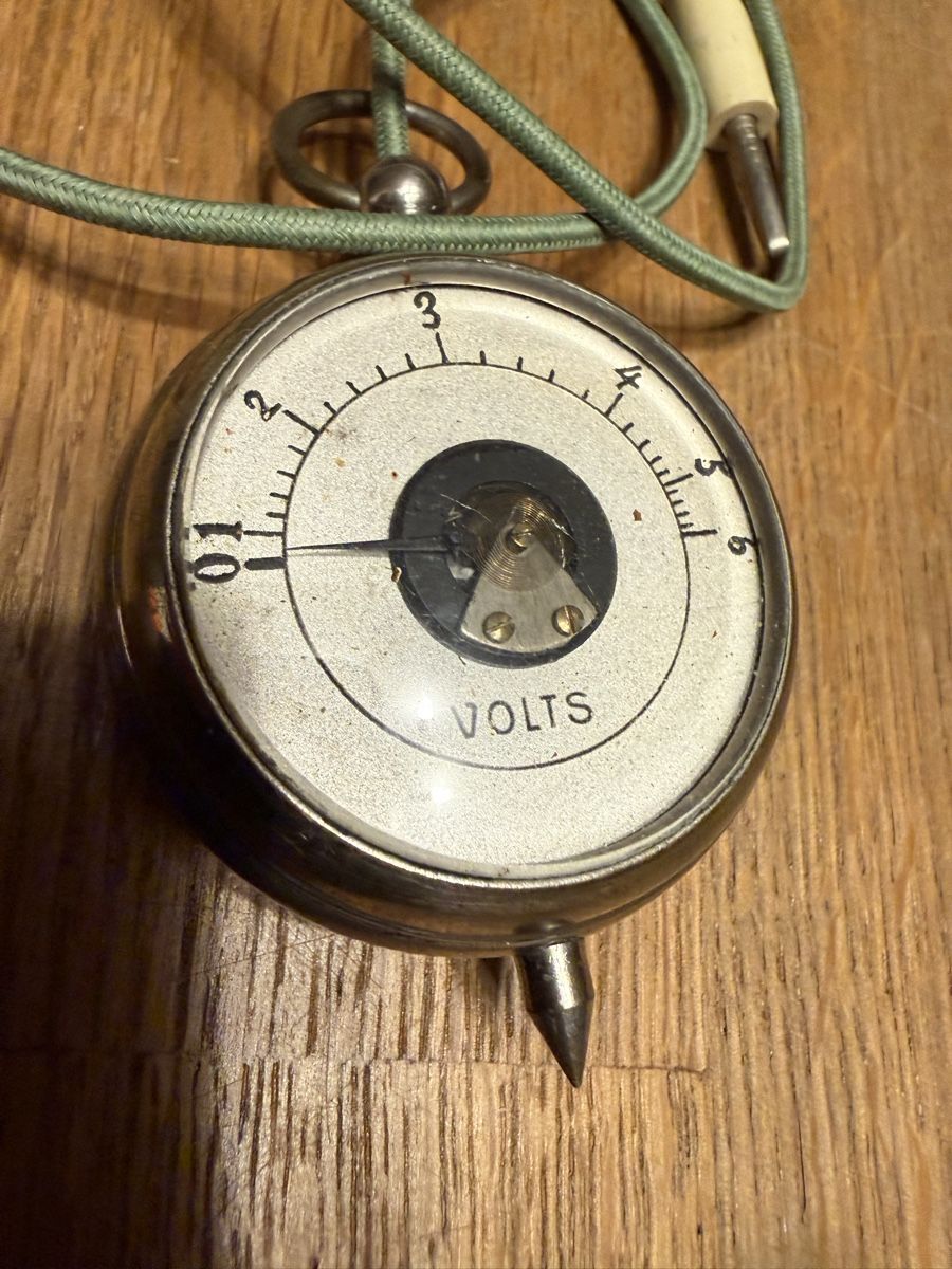 Messen: Voltmeter - Antikes Messgerät für Sammler, – Gebraucht aus Goldach von Messerguru 2