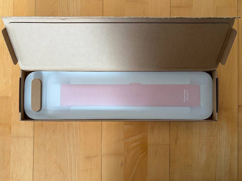 Apple Covers & Schutzfolien: Apple iPhone Pocket by ISSEY MIYAKE - Mandarin Short – Neu und originalverpackt aus Zürich von Rikarton 4