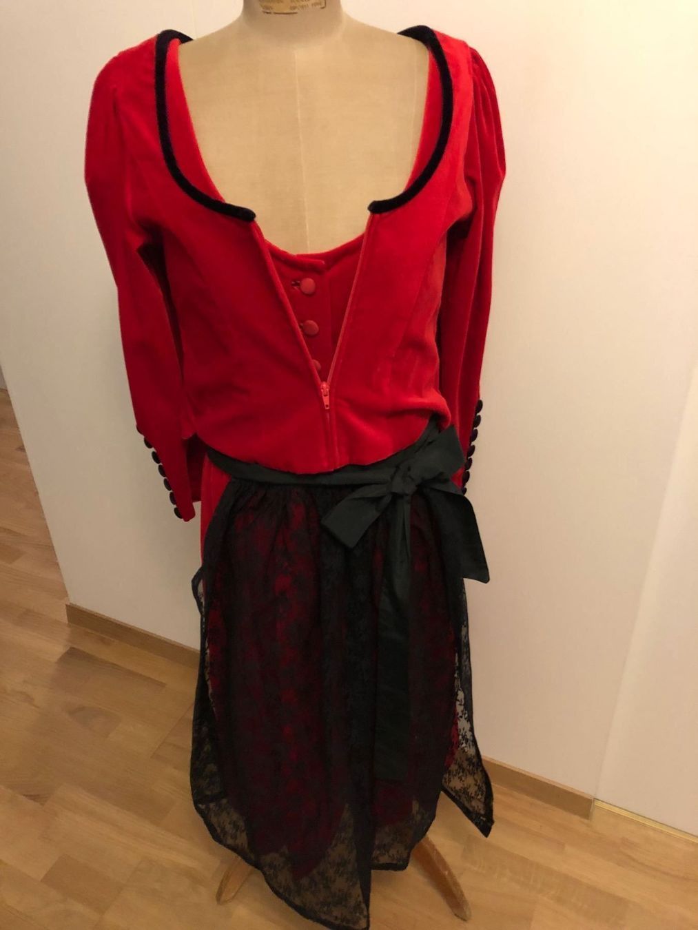 Kostüme: Rotes Dirndl "hochwwertige Verarbeitung" – Gebraucht aus Wabern von carciofo 6