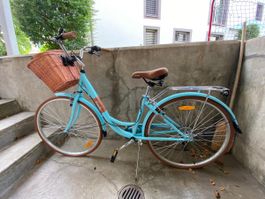 Citybike hellblau mit Korb guter Zustand