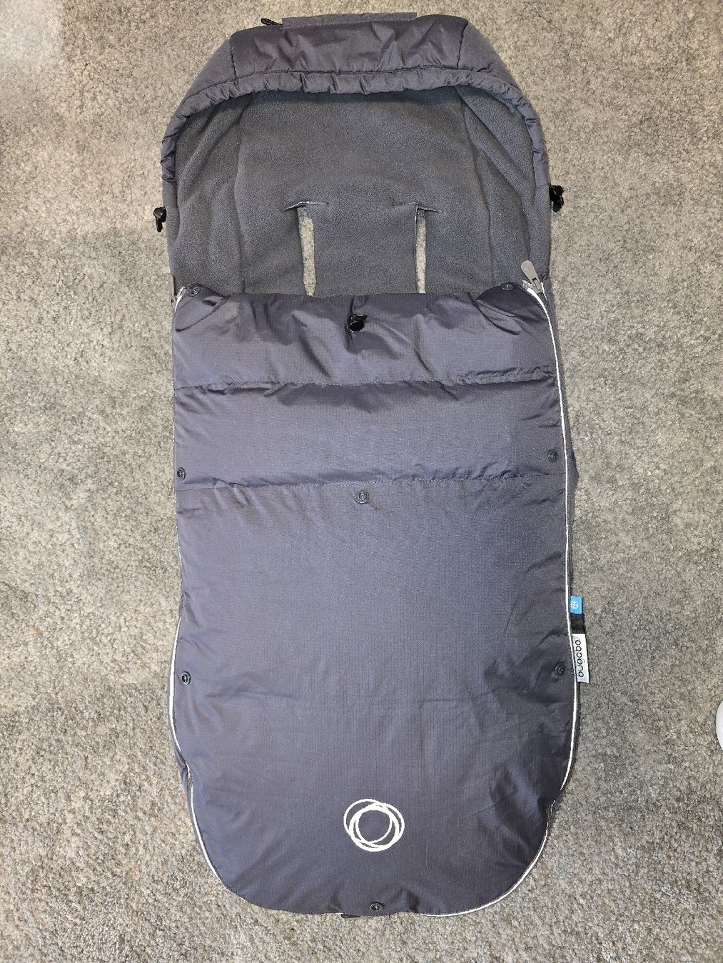 Bugaboo Sacchi a pelo: Bugaboo Wintersack Grau High Performance  Reflektierend Warm – Usato da Dietikon venduto da Kaska2020 3