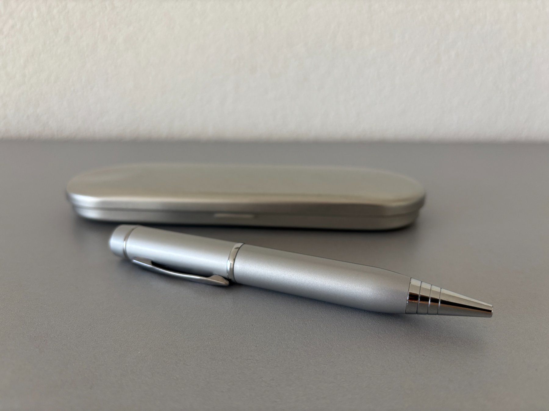 Penna & Evidenziatori: Hochwertiger Kugelschreiber mit integriertem USB-Stick – Usato da Holzhäusern ZG venduto da paula_w