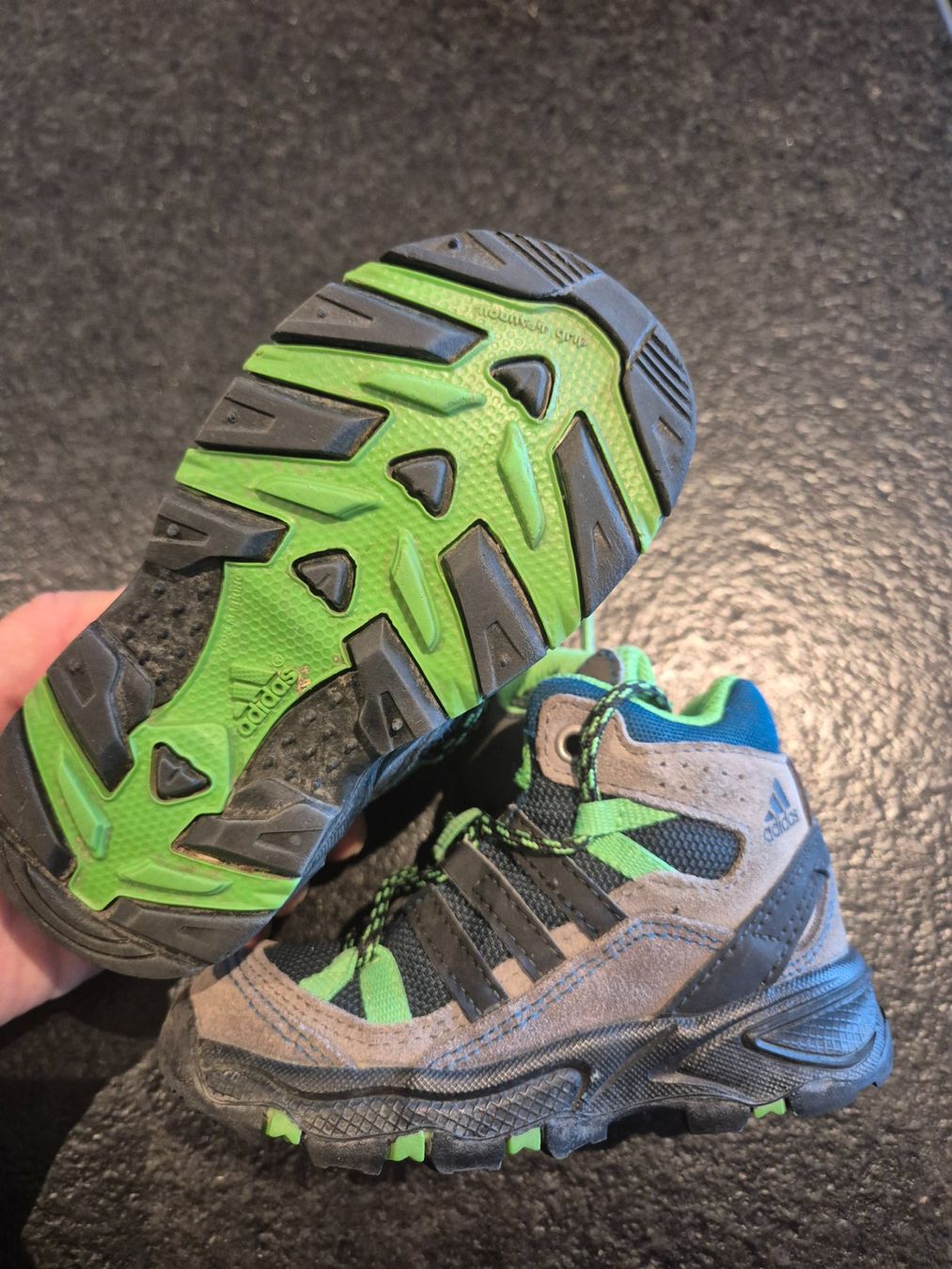 Adidas Chaussures garçon: Adidas Wanderschuh Gr. 23 – D'occasion à Zäziwil par Fluh8 2