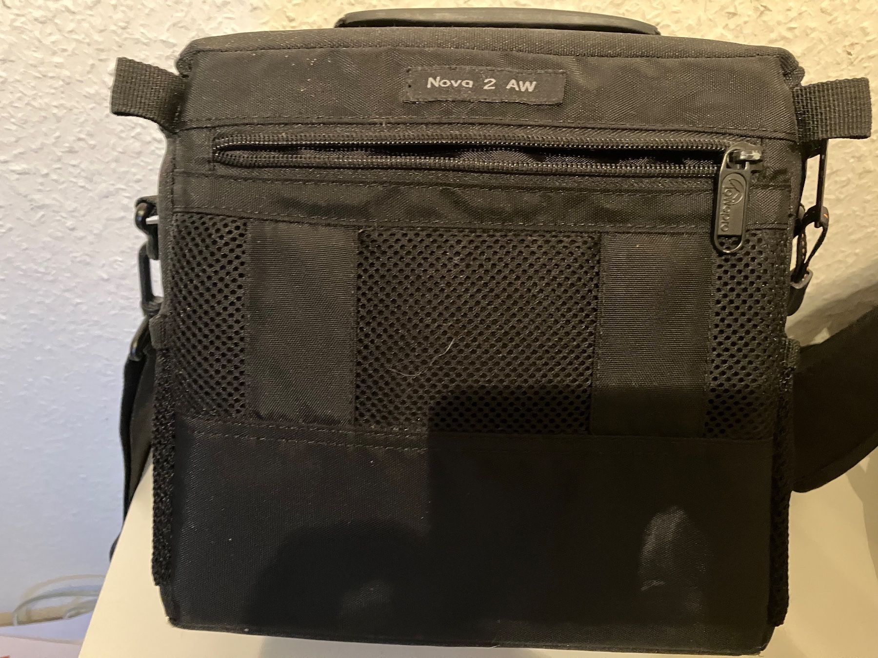 Lowepro Borse: Fototasche Lowepro Nova 2 AW – Usato da Walliswil-Nbipp venduto da Waggis52