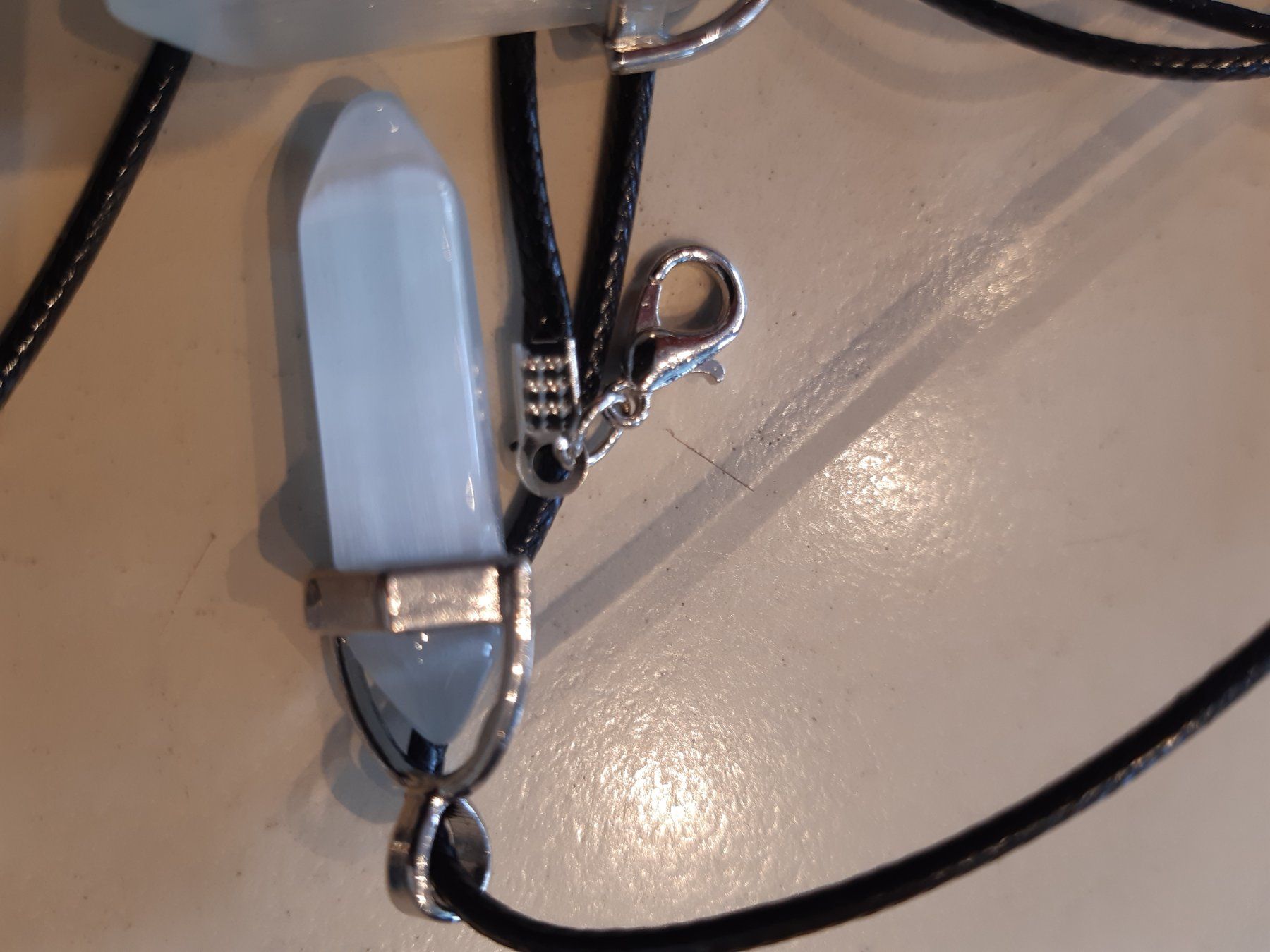 Anhänger: 1 Hexagon weisser Opal mit Band – Neu und originalverpackt aus Ibach von rom_v8h9 2