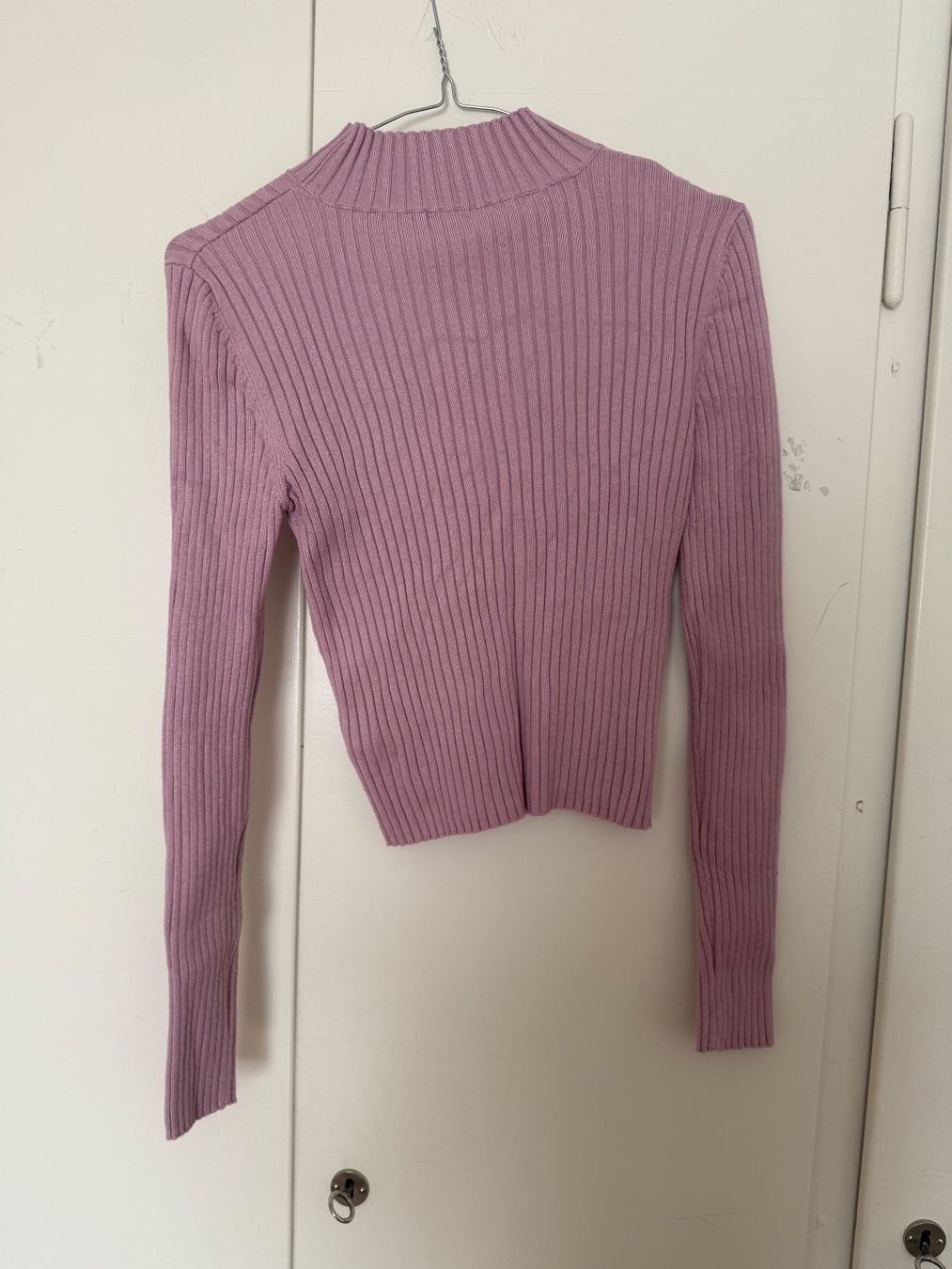 Stradivarius Pullover & Sweatshirts: Trendiger Strickpullover von Stradivarius, Grösse L 💜 – Gebraucht aus Zürich von Herbion1 1