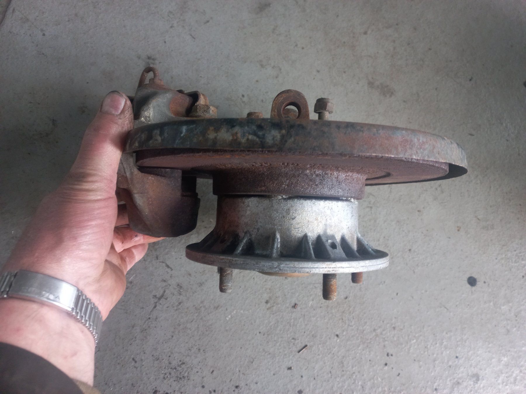 Volkswagen Tutti pezzi di ricambio auto: Oldtimer Achsschenkel Radnaben Bremszangen L+R VW  Käfer ?? – Usato da Dulliken venduto da mopar030 7