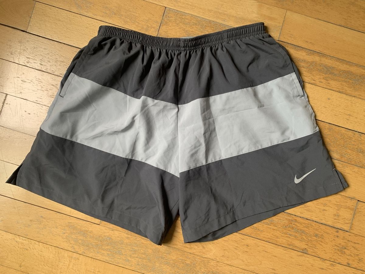 Nike Pantaloni: Nike Shorts grau L – Usato da Bern venduto da adip