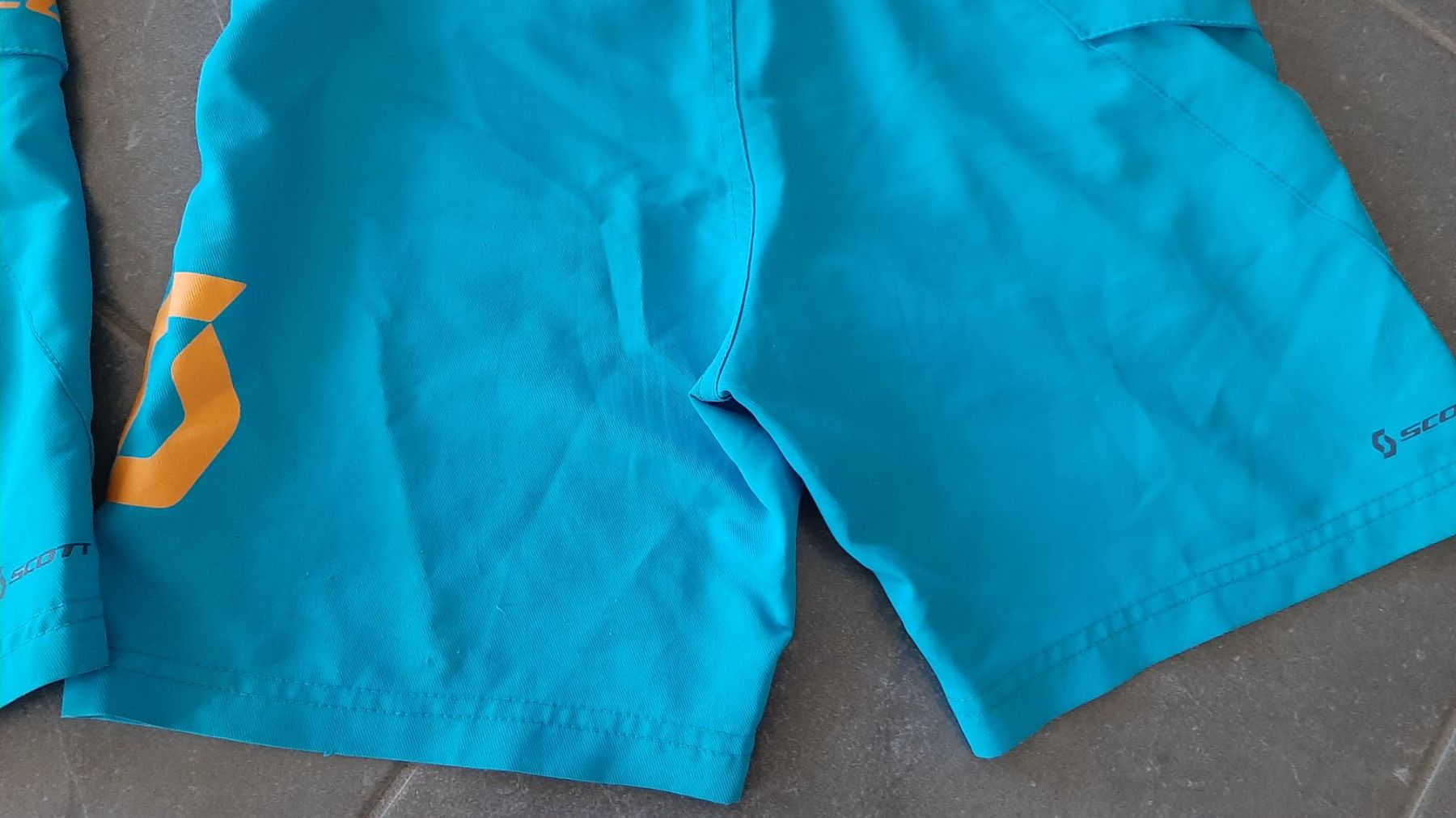 Scott Pantalons: scott Hose Grösse 152 2x – D'occasion à Dübendorf par Luuuusmeitli12 4
