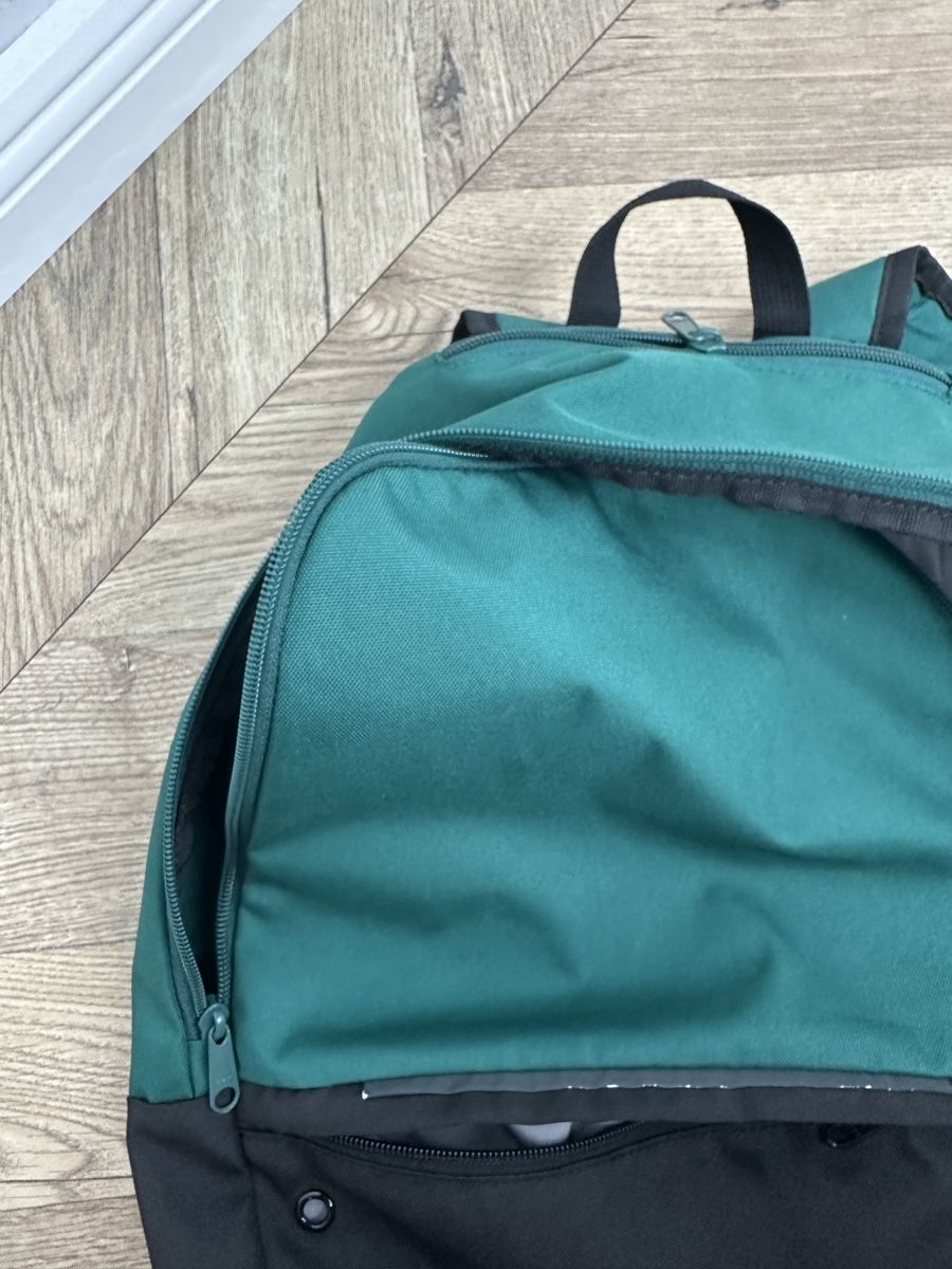 Decathlon Rucksäcke: Rucksack grün schwarz – Gebraucht aus Frauenfeld von mel_brp6 3