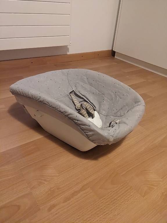 Stokke Hochstühle: Stokke Babyschale Tripp Trapp – Gebraucht aus Hagenwil von maschi89 1