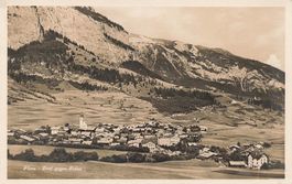 Flims (GR) Flims Dorf Panorama gegen Fidaz