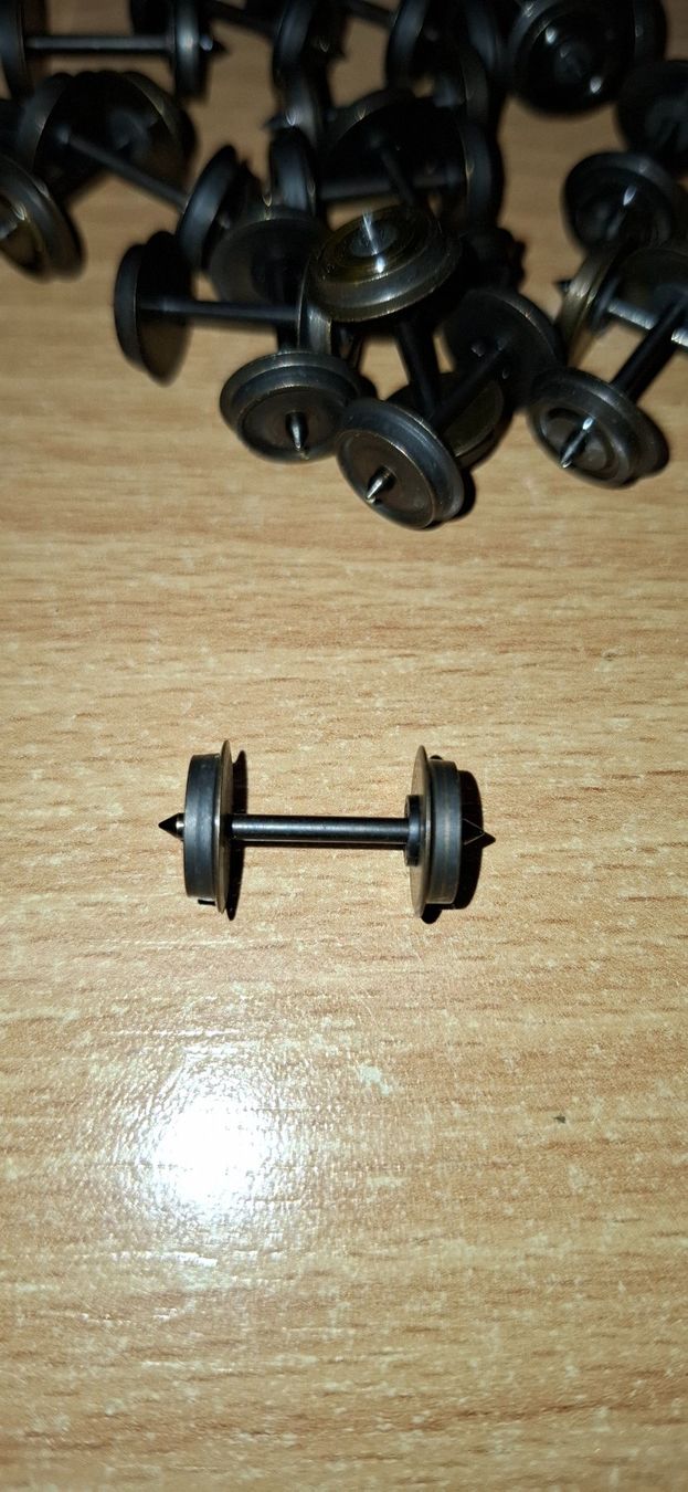 Modelleisenbahnen: 20 Radsätze H0  DC – Gebraucht aus Muttenz von Iwan1 1