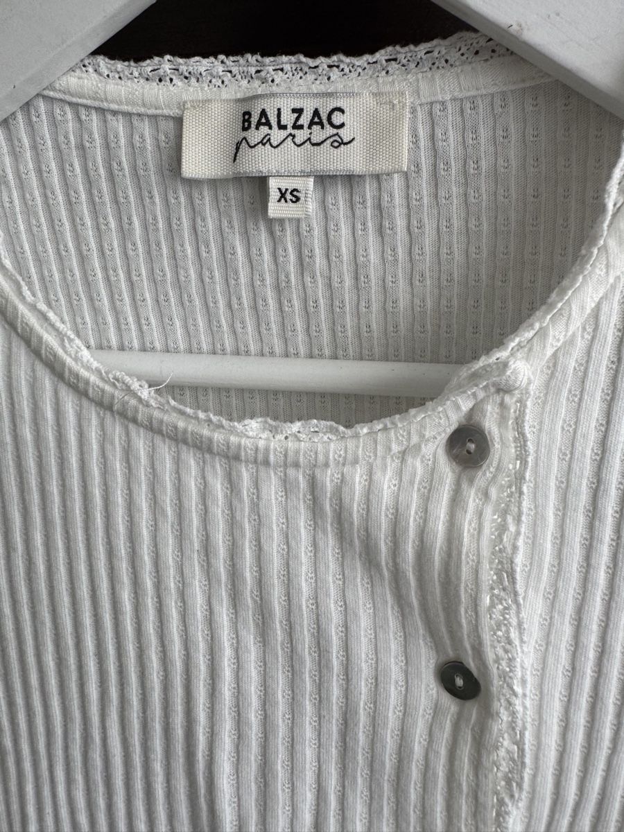 T-shirt: Balzac Paris Top Langarmshirt Baumwolle – Usato da Obfelden venduto da tan_9lj9 4