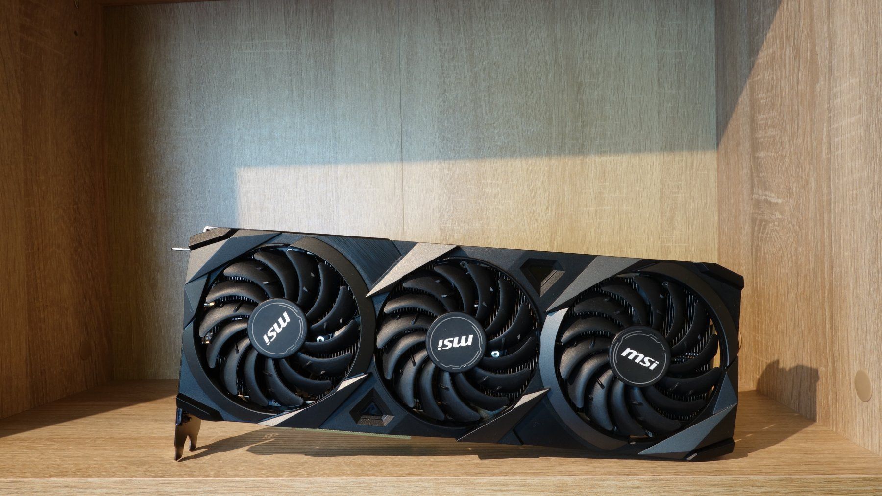 MSI Schede grafiche: MSI GeForce RTX 3080 Ventus 3X OC customisée – Usato da Les Valettes venduto da lou_dp28 1