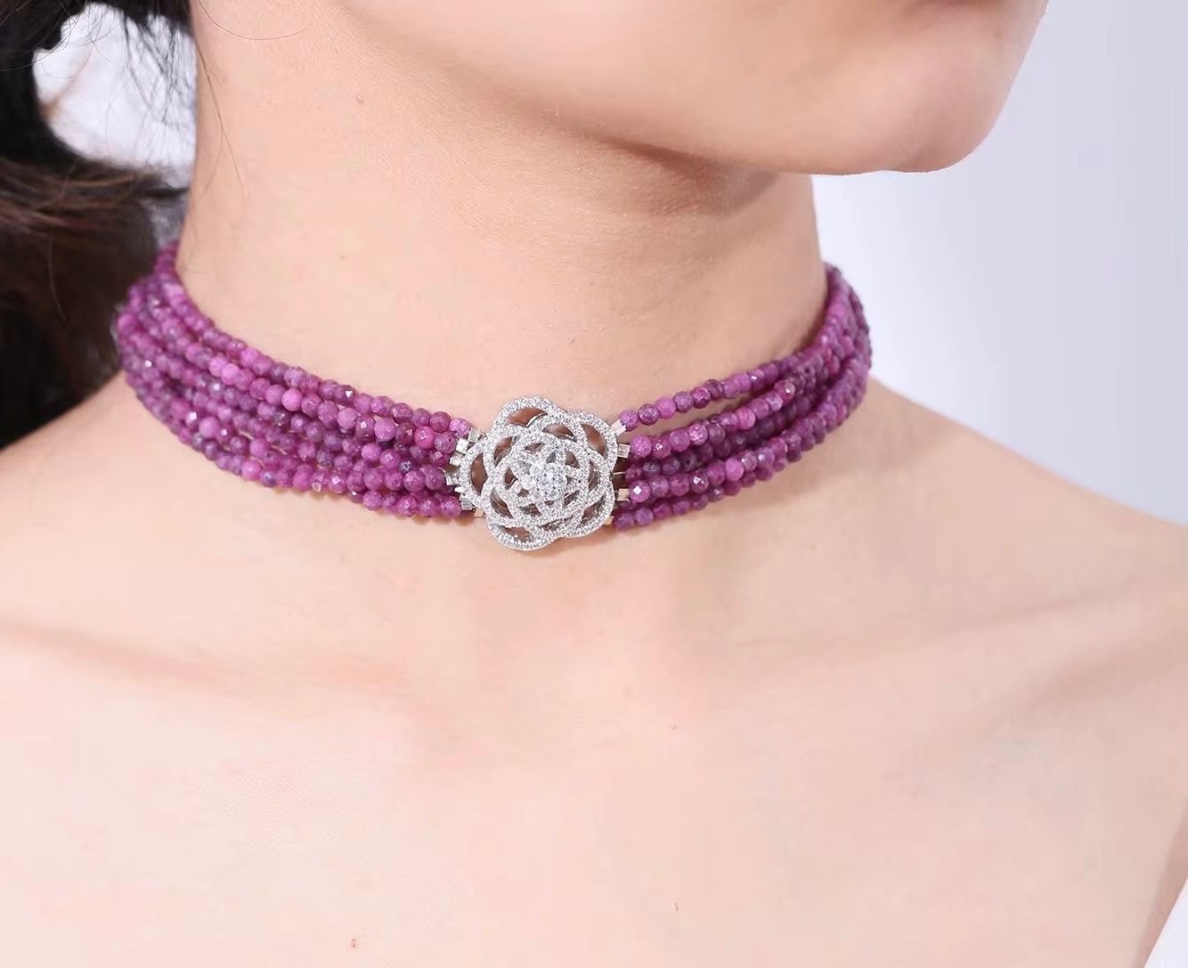 Catenine: Collier rubis précieux. Rare – Nuovo e nell'imballaggio originale da St-Maurice venduto da Sandrinette123 3