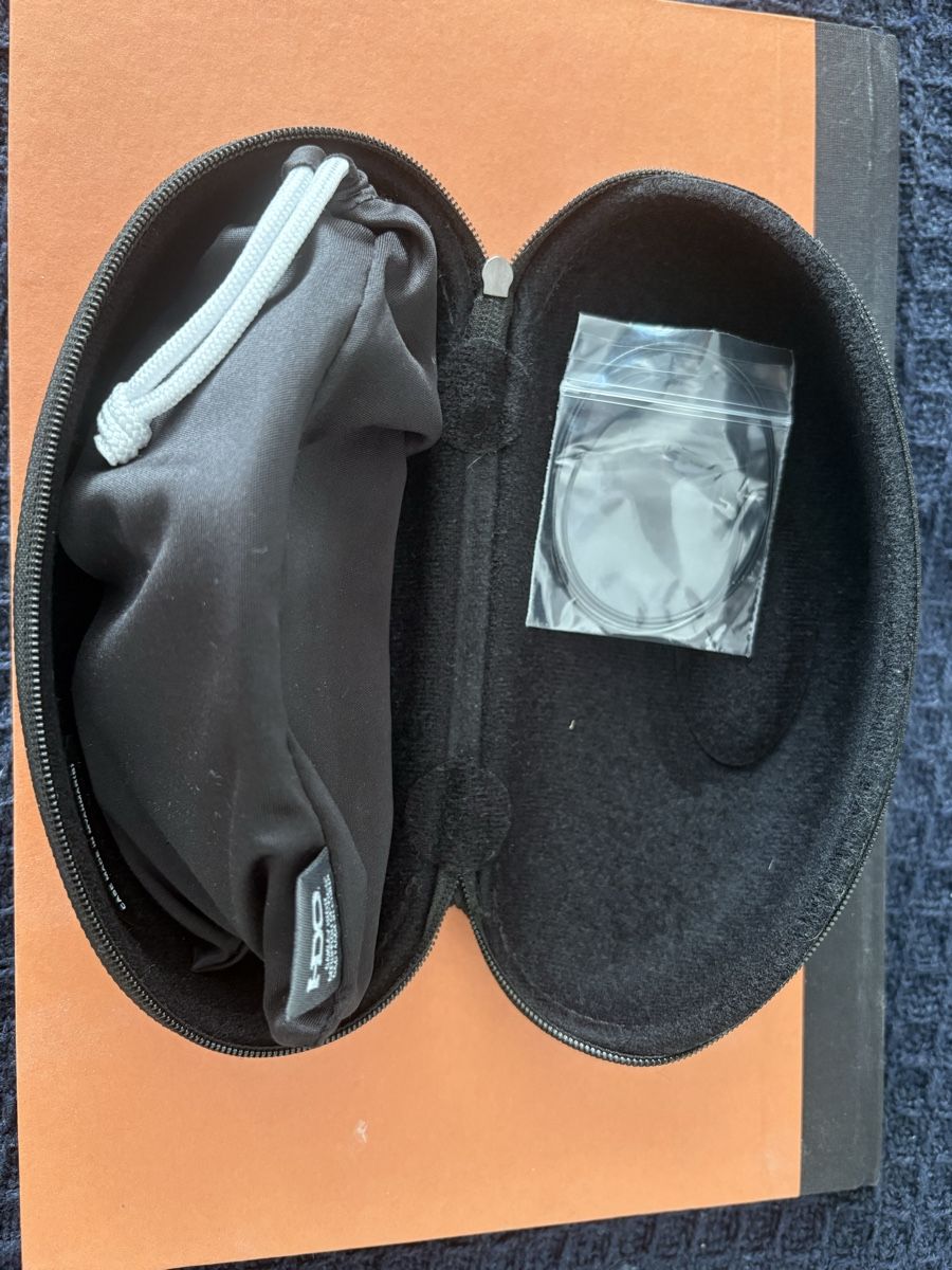 Oakley Occhiali & Lenti: Oakley Sonnenbrille – Usato da Bettingen venduto da tom_v5fc 1