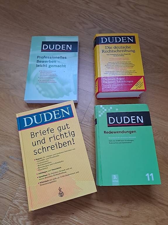 Libri: Duden - Verschiedene Ausgaben  – Usato da Zürich venduto da Simonikus