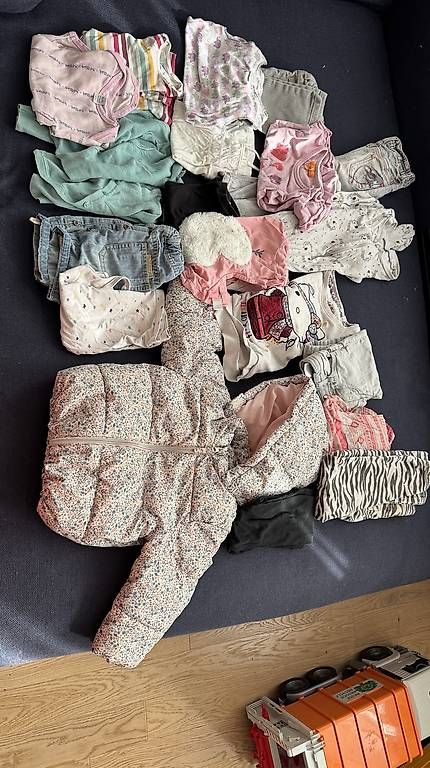 Lotti & Set di vestiti: Kinderkleider Lot Grösse 80-92 – Usato da Walzenhausen venduto da -Ballu- 1