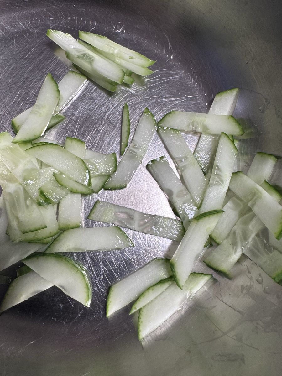 Livington Elettrodomestici da cucina: Livington Gemüseschneider  – Usato da Niederbüren venduto da Oetschli 6