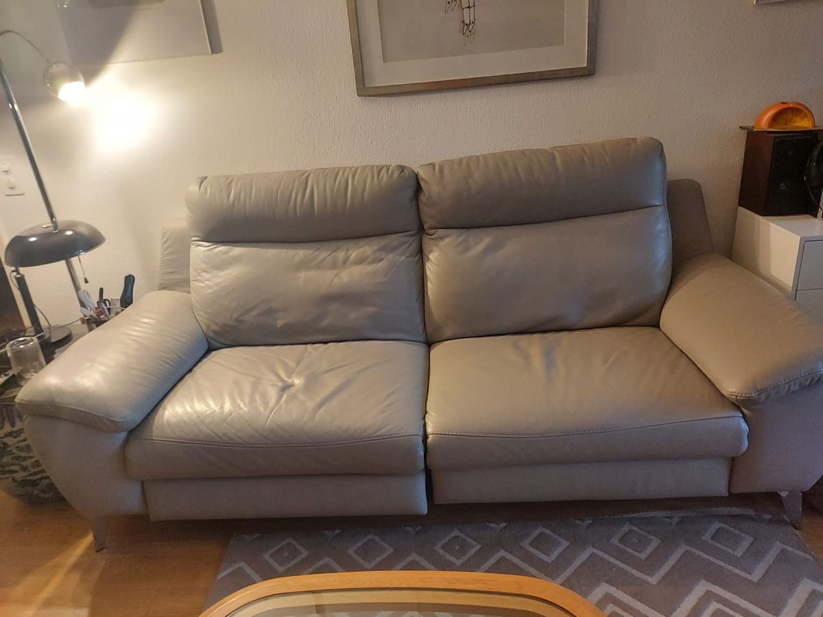 Conforama Divani: 2 und 3 Sitzer Echtledersofa mit Relaxfunktion – Usato da Rheinfelden venduto da asm_197Id 1