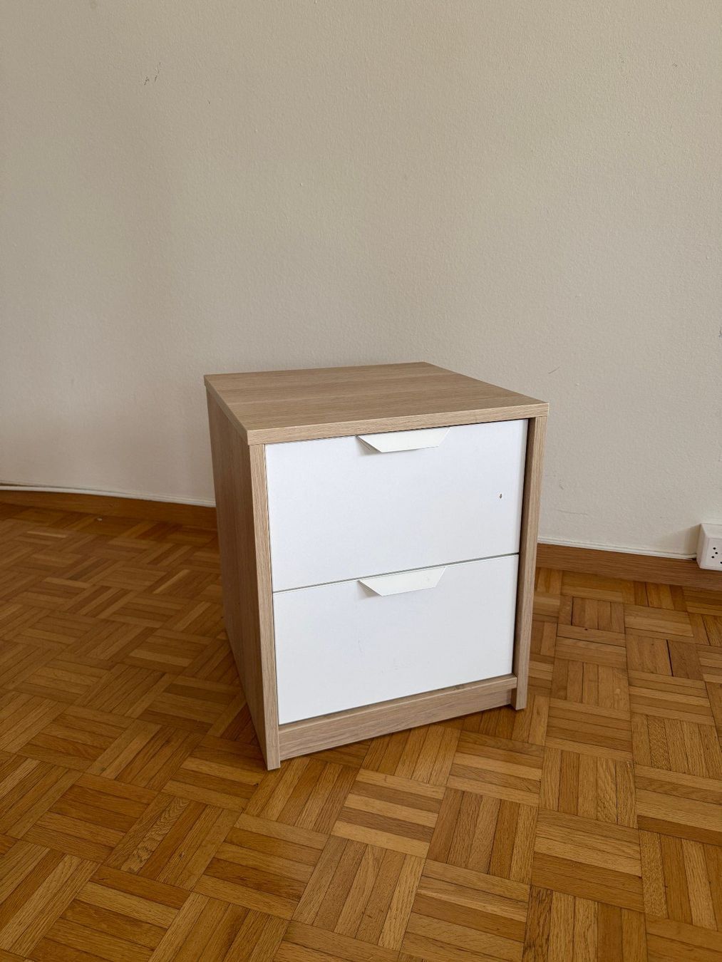 Ikea Comodini: Nachttisch Ikea (ASKVOLL) – Usato da Zürich venduto da mcl_78ql