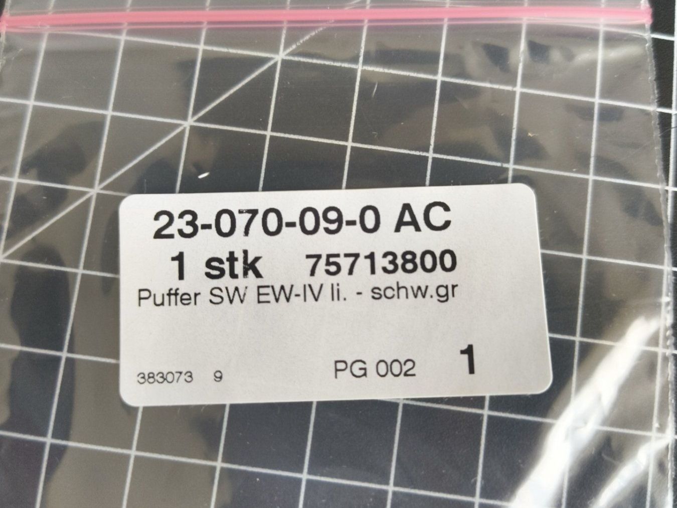 Fleischmann Modellini di ferrovie: Fleischmann 75713800 Puffer zu EW-IW links – Nuovo e nell'imballaggio originale da Baar venduto da 82felice