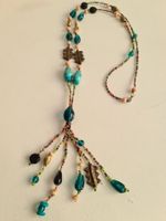 Collier fantaisie avec perles en verres turquoises
