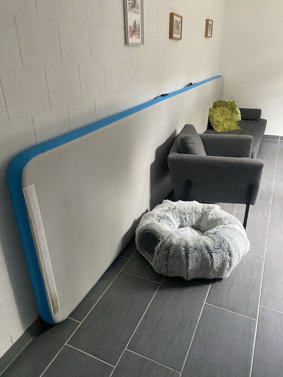 Tappetini fitness: Aufblasbare Gymnastikmatte Air Track – Usato da Worben venduto da Hubikra