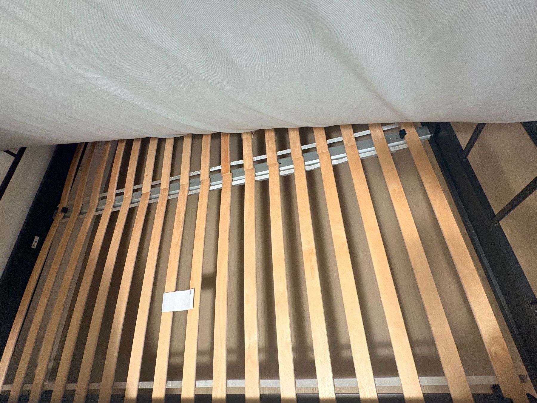 Ikea Betten: IKEA King size bed, single king size mattress and protector – Gebraucht aus Zürich von akh_7xjv 3