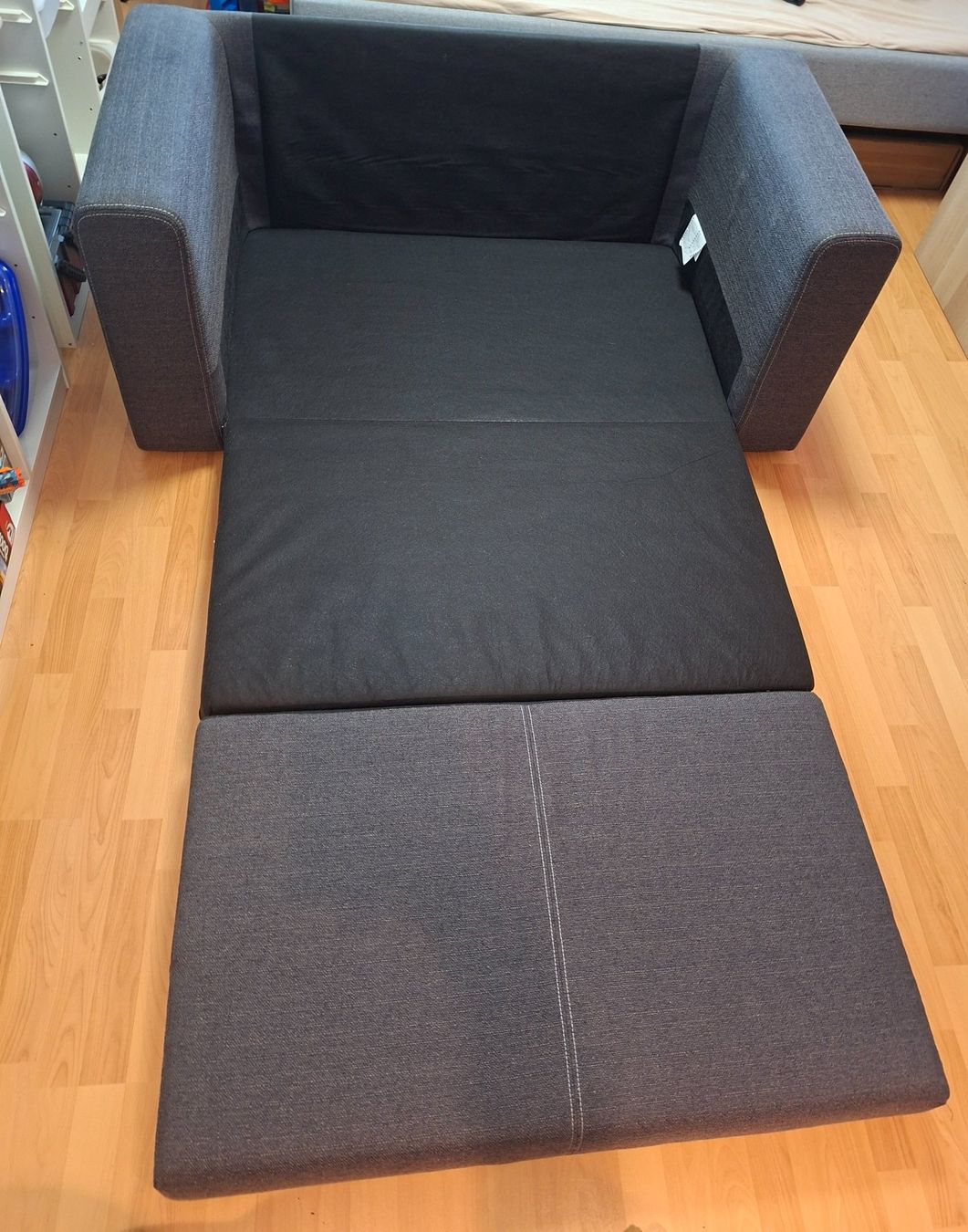 Sofas: Kleines Sofa mit Auszugfunktion – D'occasion à Triesenberg par Malia8 1