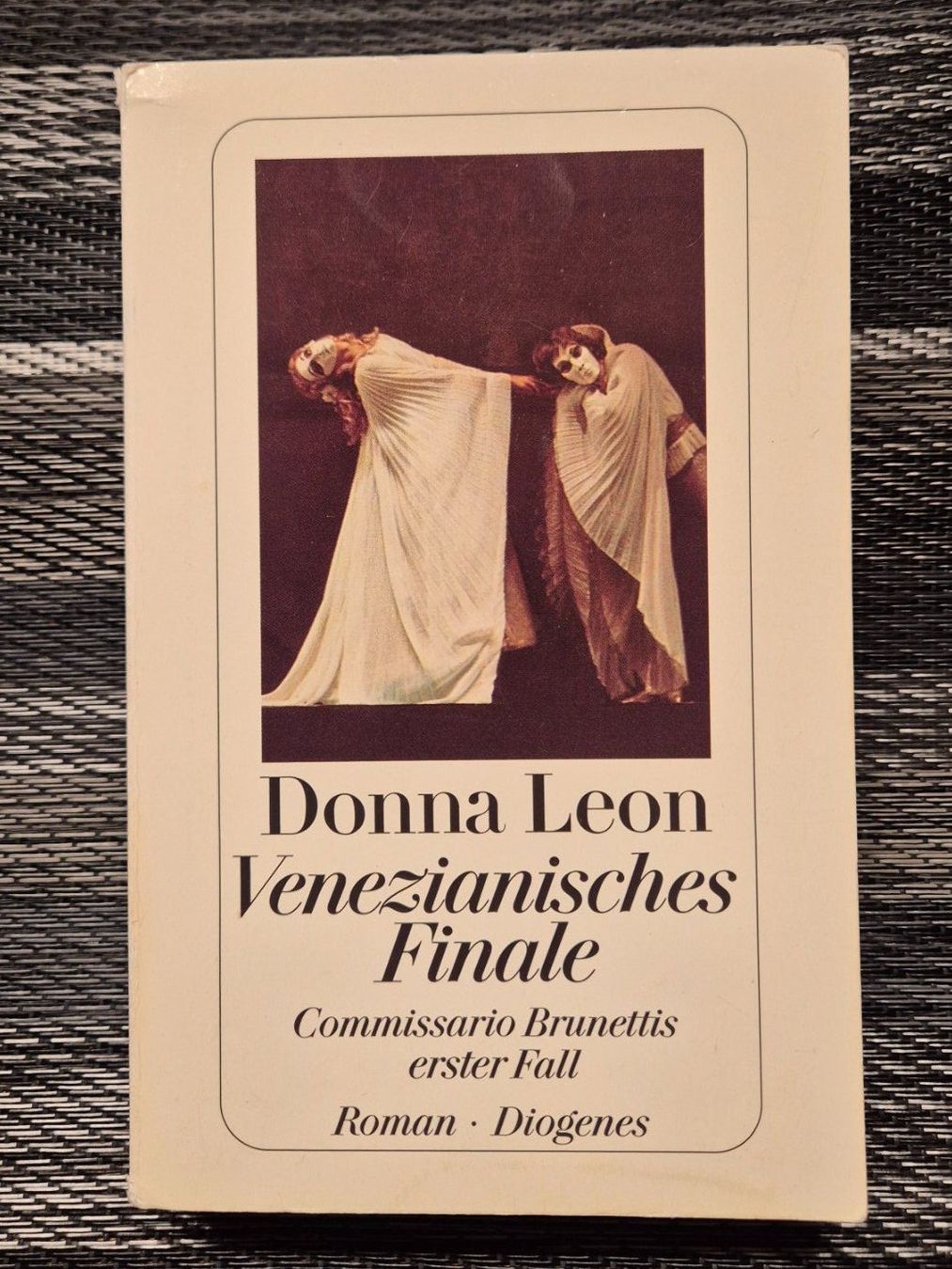Libri: Donna Leon: "Venezianisches Finale" – Usato da Rüttenen venduto da Mushorn