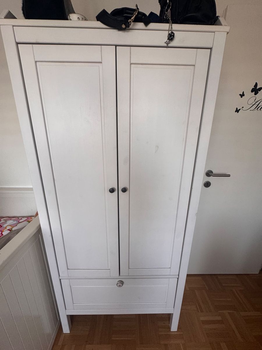 Ikea Armadi: Sundvik Kleiderschrank – Usato da Möhlin venduto da Andreea.Cristea