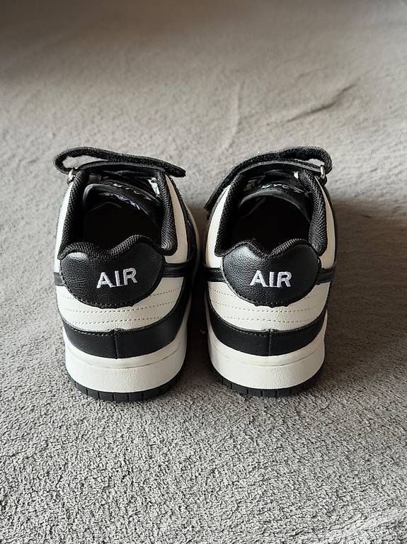 Scarpe per ragazzi: Baskets style urbain Noir et Blanc. Taille 32 – Usato da Montreux venduto da DMtop 3