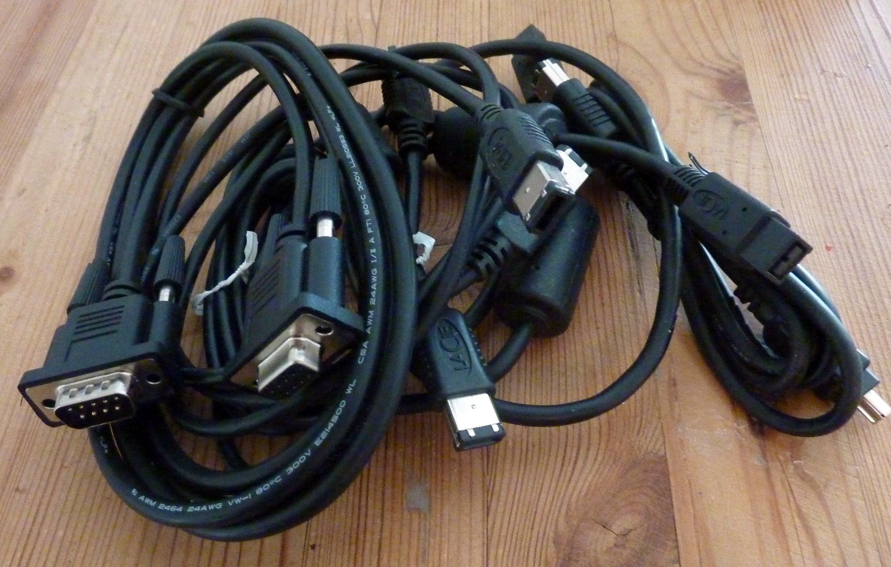 Componenti elettronici: Divers composants pour PC: – Usato da Bern venduto da Dedonegro 1
