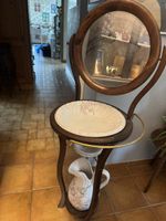 Vintage meuble ancienne bois avec miroir vasque et pichet
